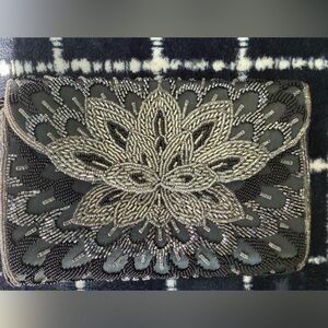 Elegant Vintage Beaded Floral Design Clutch ❤️